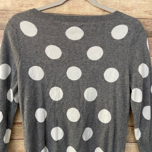American Eagle Outfitters Women’s Button Cardigan Sweater Gray Polka Dots Medium - Picture 4 of 7